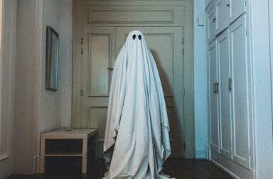 ghost fantasma spettro 2021 (Photo by Florian Lidin on Unsplash )